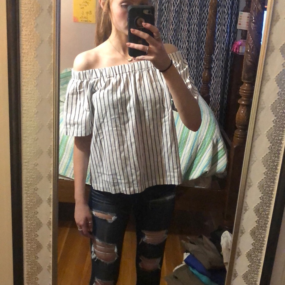 size small off the shoulder shirt